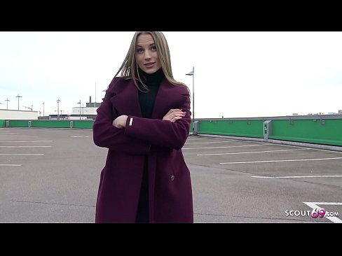 ❤️ ドイツ人スカウトマンは、夢のようにスティール、駐車場のテルテル、お金のためのセクシーに触れることです。 ❌ ハードポルノ ❌️